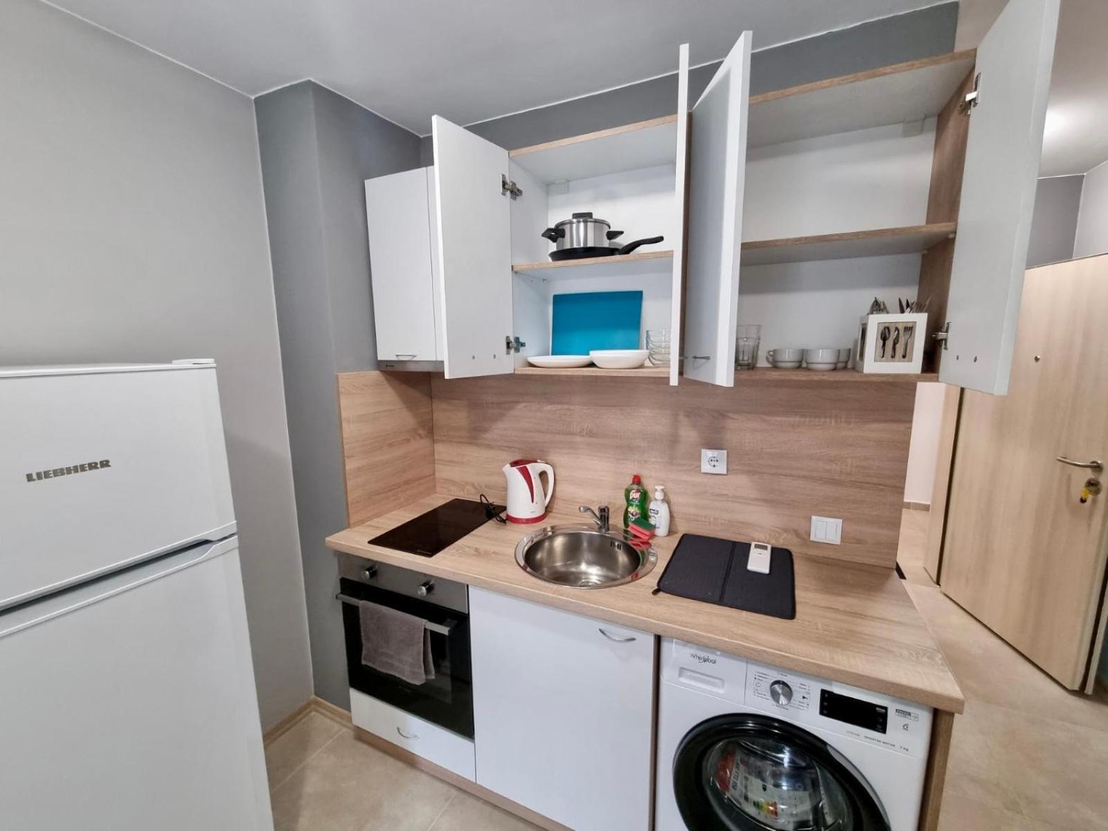 Best Family Apartments & Private Parking Sofia Bagian luar foto